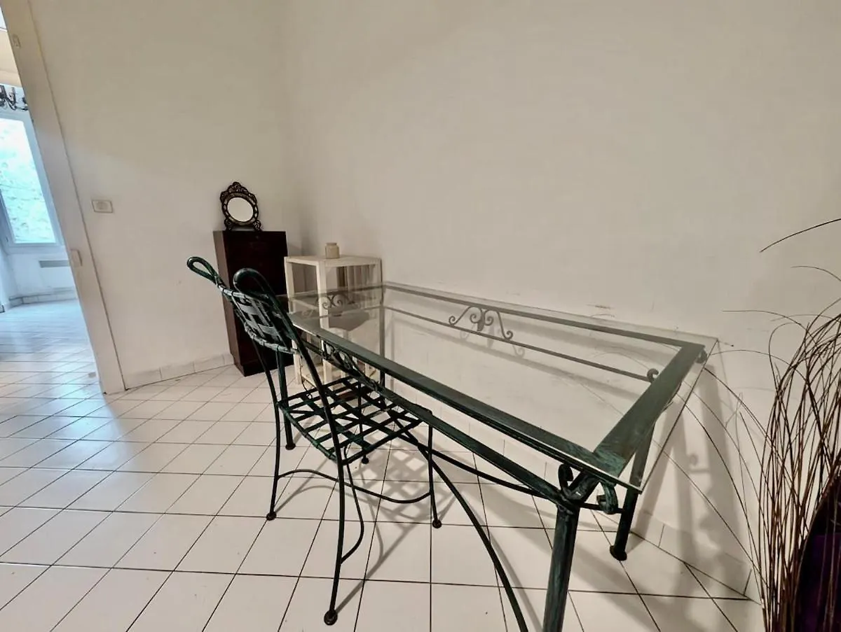 Bright & Spacious 2-Bedroom Apartment - Parking & Close To Train Station & Downtown Grenoble